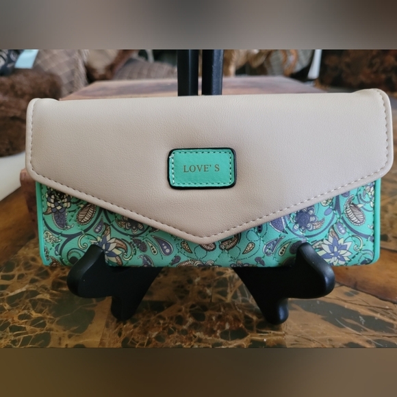 Love Cream and Green Women's Wallet - Picture 1 of 7